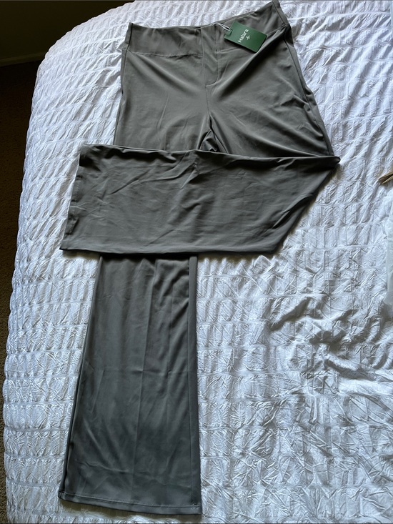 HALARA Pants - HALARA Grey Flare-Leg Stretch Pants